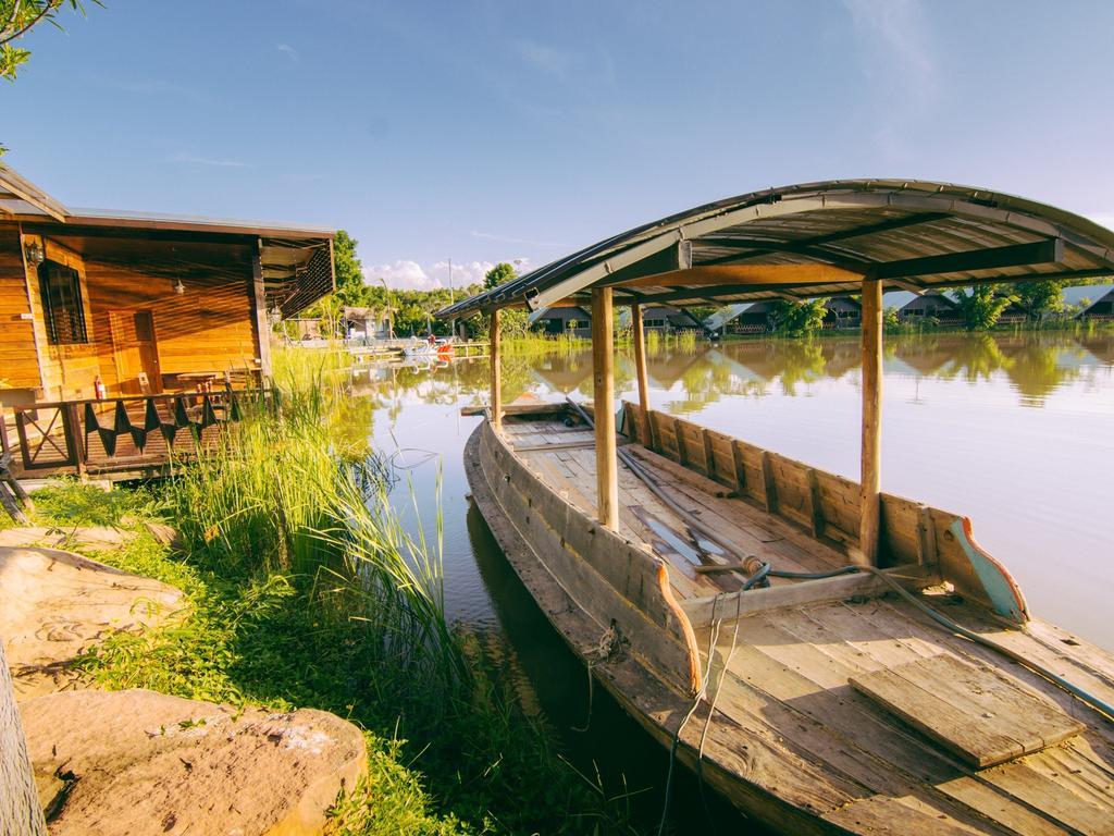 Tanita Lagoon Resort Удон-Тхани Экстерьер фото