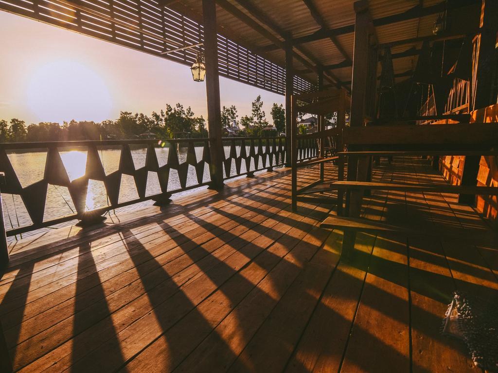 Tanita Lagoon Resort Удон-Тхани Экстерьер фото