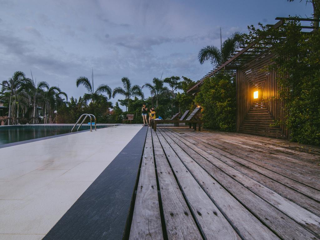 Tanita Lagoon Resort Удон-Тхани Экстерьер фото