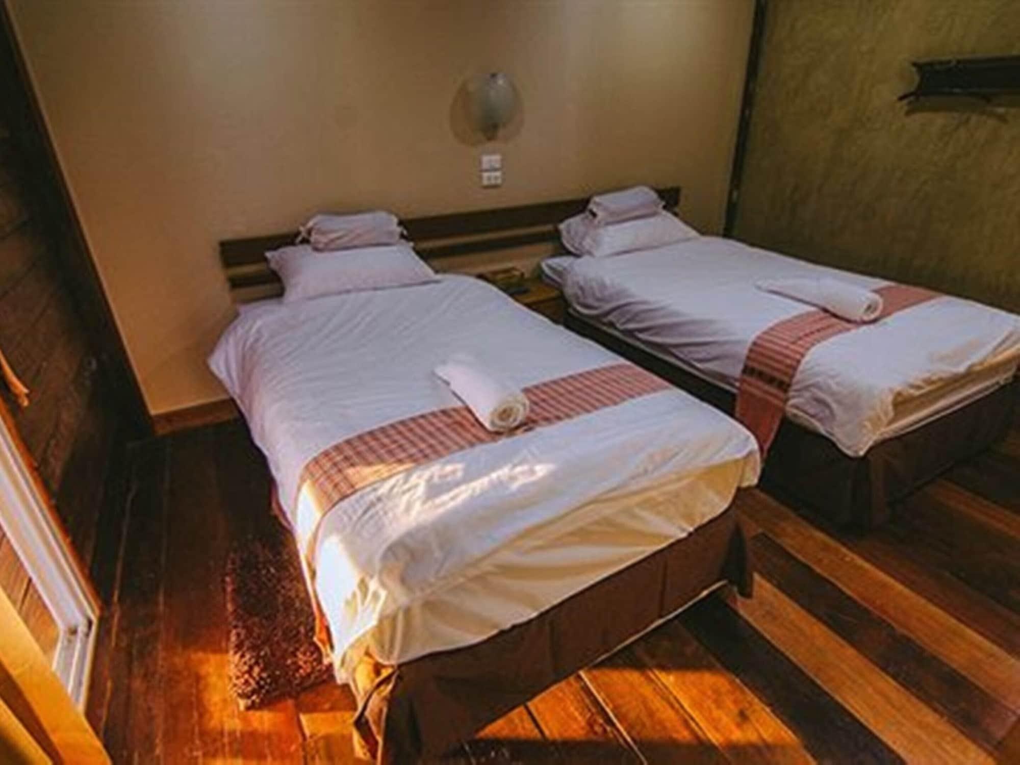 Tanita Lagoon Resort Удон-Тхани Экстерьер фото