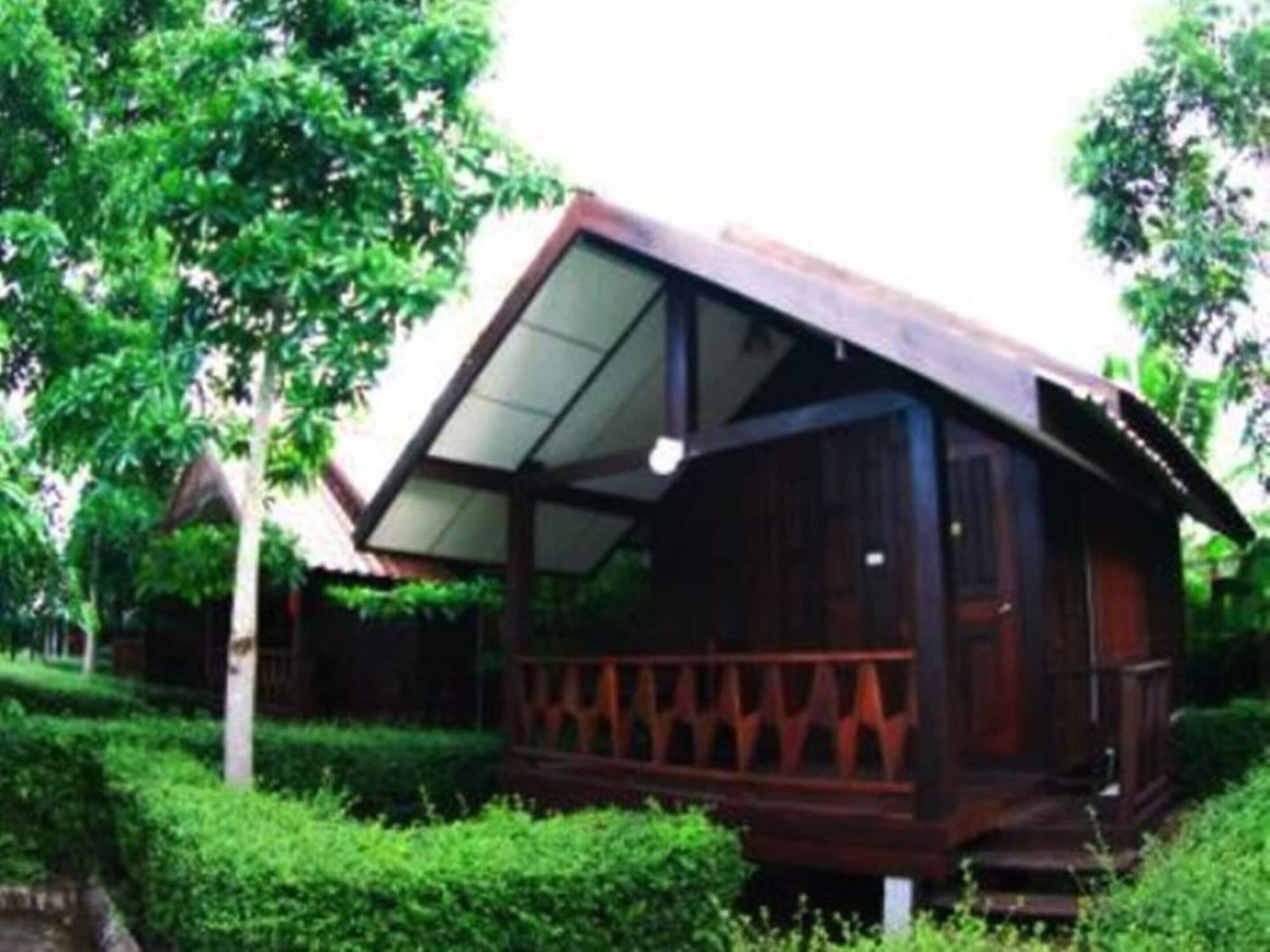 Tanita Lagoon Resort Удон-Тхани Экстерьер фото