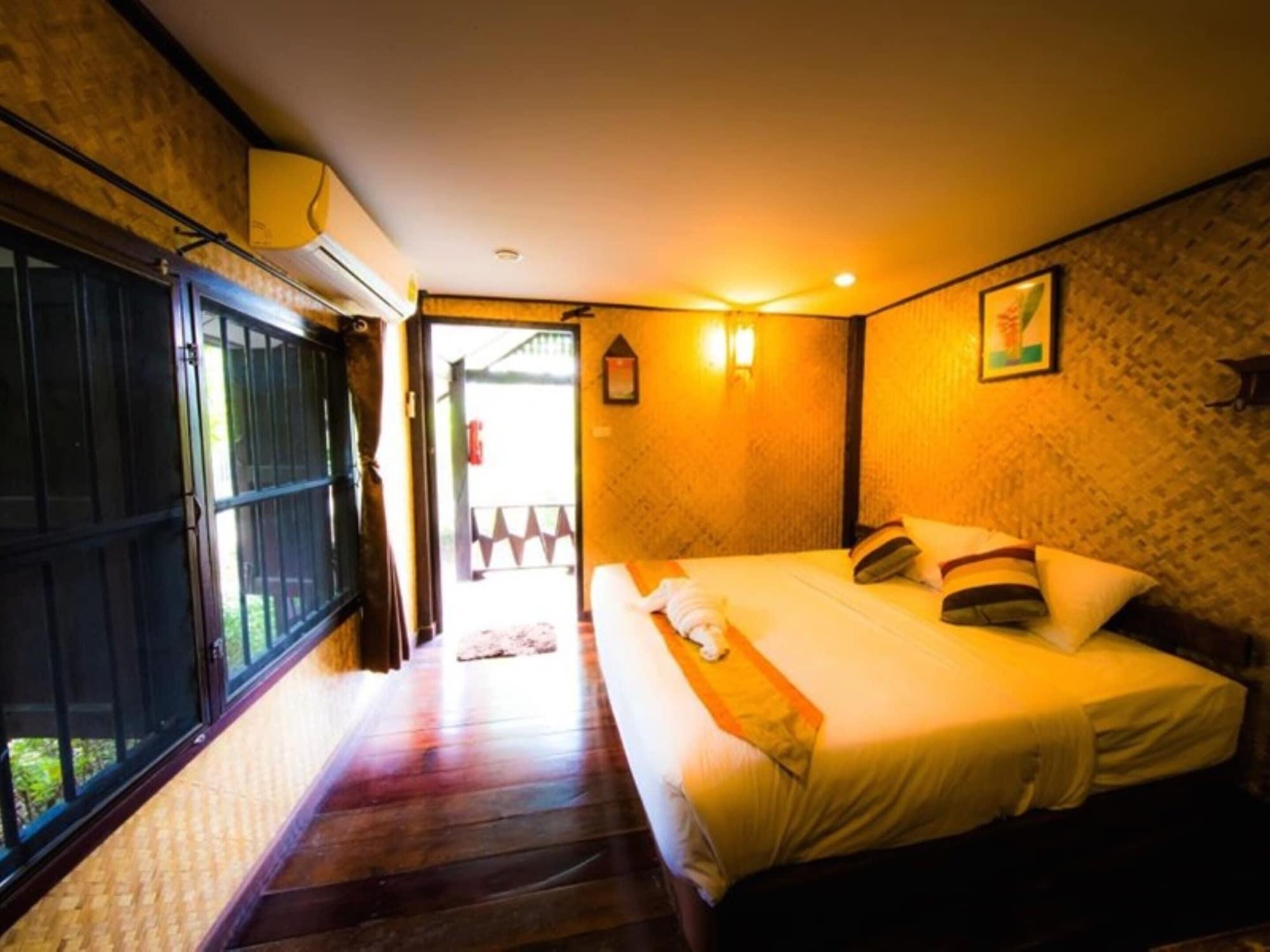 Tanita Lagoon Resort Удон-Тхани Экстерьер фото