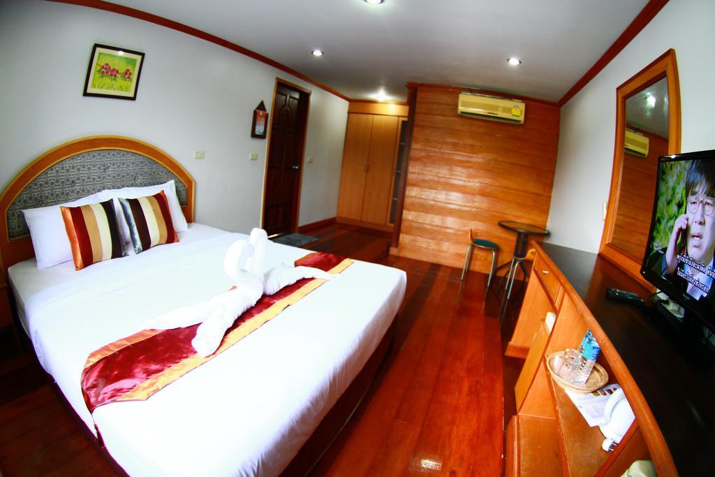 Tanita Lagoon Resort Удон-Тхани Номер фото
